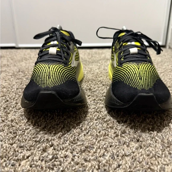 Brooks Hyperion Max Black Yellow Running - Picture 5 of 11